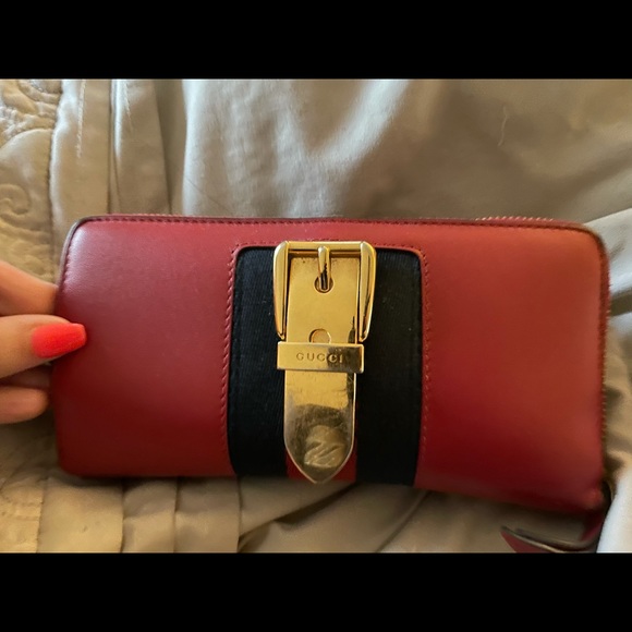 Gucci Handbags - Authentic Gucci Wallet